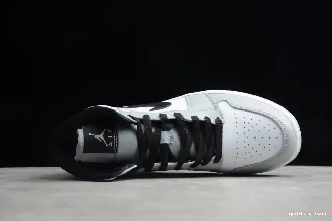 Rep 1 Light 554724-092 Jordan Mid Grey Smoke AIR 0421